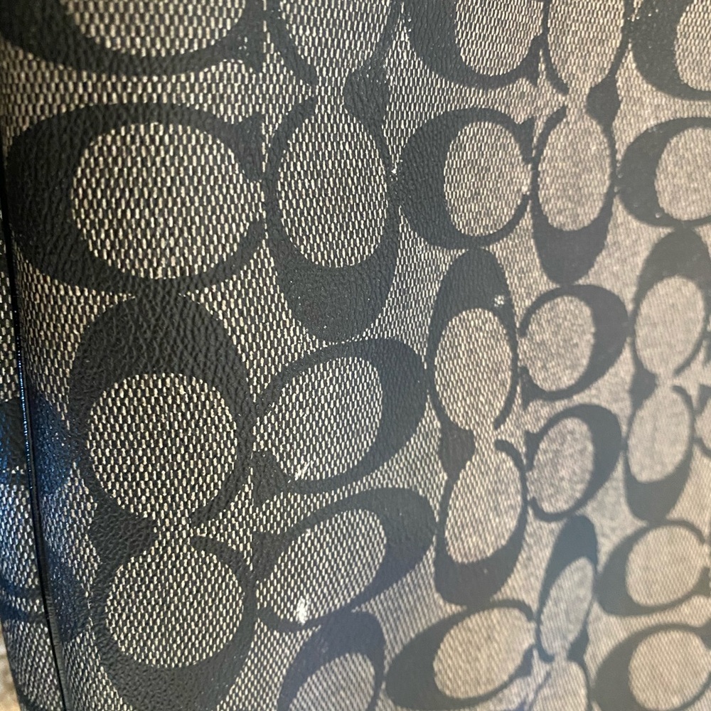 Coach Cross Body - Picture 4 of 5